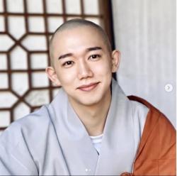 불교계 아이돌 '꽃스님'이 건넨 위로 '사랑을 알아 참 다행이다'