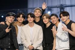 BTS, ‘아리랑’으로 빌보드 200 3주 연속 1위…K팝 새 역사