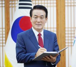 백성현   논산시장  6,3지방선거  논산시장 예비후보 등록 , 논산시정은  김영관  부시장  권한 대행  체제로  운영