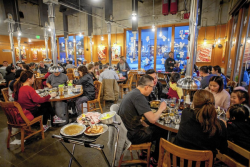 줄이 길수록 더 끌린다: 웨이팅에 빠지는 이유