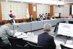 “BTS 공연 앞둔 부산, ‘메가이벤트 도시’ 시험대 오른다”