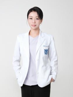 뼈이식 임플란트, 골량 부족·재수술 시 고려