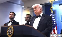 트럼프 "총격범은 외로운 늑대… 이란전 승리 막지 못할 것"