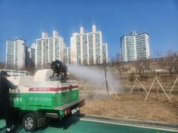 구로구, 모기 포충기 16대·러브버그 포집기 100개 가동…하절기 방역 선제 강화