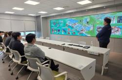 부산항, 장비도 ‘AI 시대’…하역 자동화·고장예측 본격 시동