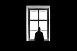 외로움마저 ‘트렌드’가 된 이유