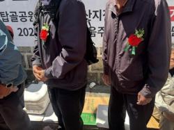"사람 그리워 나왔다"…어버이날에도 무료급식소엔 긴 줄