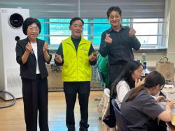 연천군 청산면 주민자치위원회, 청산중학교에 ‘사랑의 격려 간식’ 전달