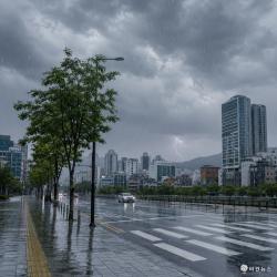 오늘날씨, 전국 곳곳 소나기…강원 내륙 최대 80mm