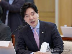 국힘 "李대통령 '현금살포'추경 군불"…與 "때맞춰 내리면 단비"