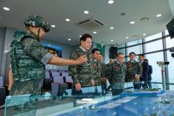 모병제 찬반 오차범위 접전…의무복무기간은 `현행 적정` 60%