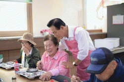 백성현 시장, 공경의 마음 담아  어르신 곁으로   !