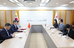 전재수 부산시장, 주부산 중국 총영사 접견…경제·관광·해양 협력 확대 논의