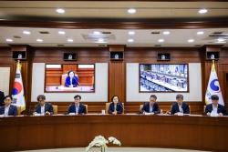 한성숙 국무총리, 제16차 비상경제점검회의 주재… 위기 대응 및 폭염 대책 강조