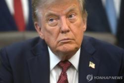 트럼프, 미군기지 표적 이란 탄도미사일 도발에 강력 보복 경고