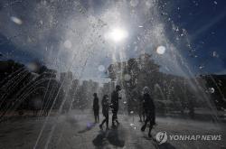 내일 경남 양산 낮 '41도' 예보…주말에도 '사람 잡는 더위'