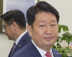'멱살 논란' 권영진 "합당한 징계시 수용…자진 탈당은 안해"