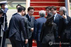 李대통령, 5개국 순방 마치고 서울 도착…국내 난제 '산적'
