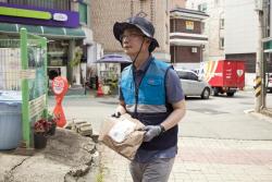류제명 과기정통부 2차관, 청주우체국 찾아 집배원 배달 동행…폭염 대응 점검