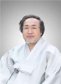 증산도 최고 지도자 안경전 종도사 선화 영갈식은  14일 오전 ,장지는   논산시  상월면    종단 묘역
