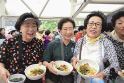 14년째 이어온 마을의 맛과 정  강경읍 채운2리 ‘콩밭열무축제’개최