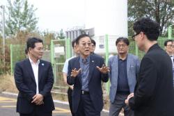 김윤덕 국토교통부 장관, 부안 수소도시 현장 점검
