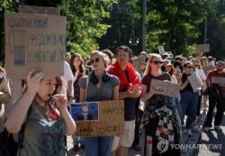 부패 수사·군부 반발 '이중고'… 젤렌스키 리더십 또다시 시험대