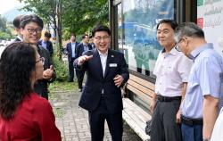 김원기 의정부시장, 광역버스 1108번 첫 운행 현장 방문