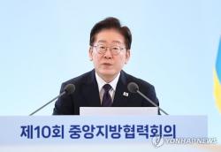 李대통령 지지율 50%…국민 63% "개헌 시 불출마해야"[NBS](종합)