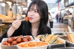쯔양 신포시장 먹방서 “적당히 먹겠다” 농담