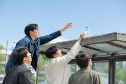 ‘틈만나면,’ 오늘 밤 10시10분 방송…변요한·노재원 쓰레기 수거