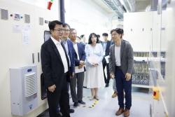 주형철 경제부지사, 탄도호 수상태양광·시화 공정혁신 시뮬레이션센터 현장점검