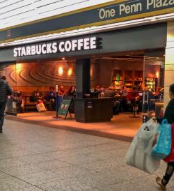 스타벅스, 크리스마스 시즌 메뉴 출시…겨울 음료·디저트 선봬