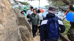 과천시, 관악산 연주대 인파 밀집 안전관리 강화…가을철 등산객 사고 예방 총력