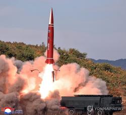 軍 "北, 동해상으로 미상발사체 발사"…탄도미사일이면 17일만